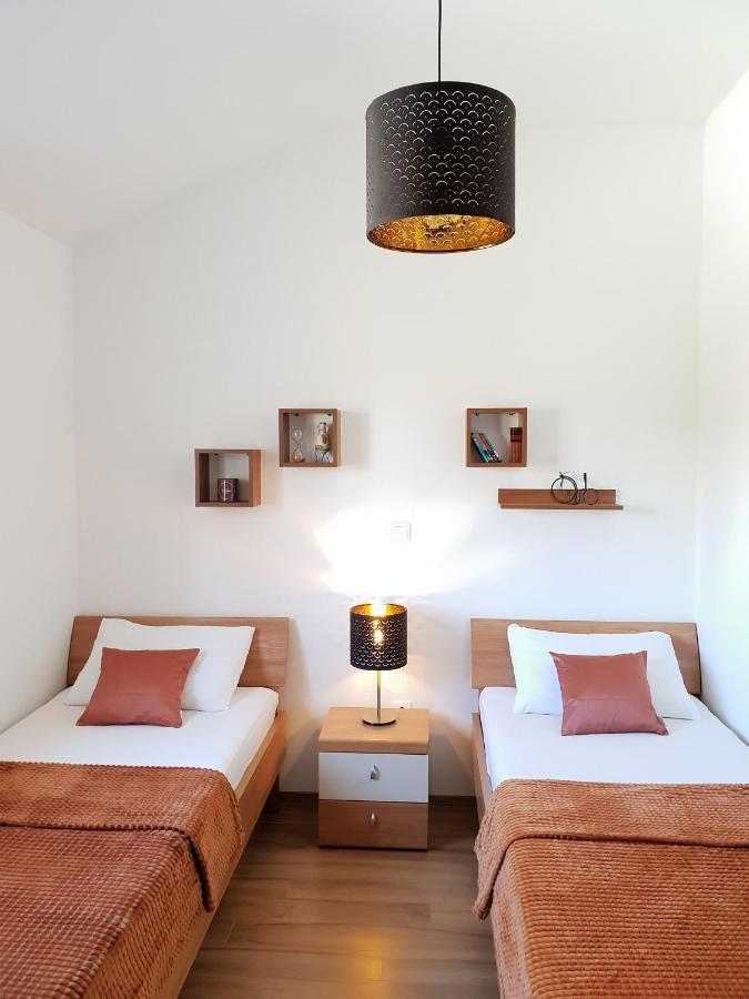 וודיצה Apartments Skocic מראה חיצוני תמונה